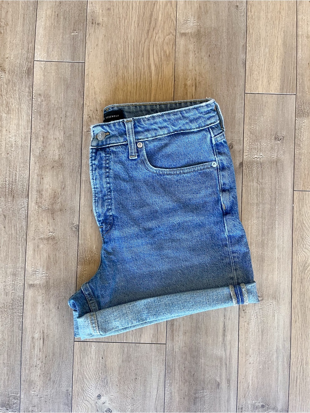 Free Assembly High Rise Raw Hem Cuffed Denim Shorts 3” / 6” Inseam - Picture 10 of 11